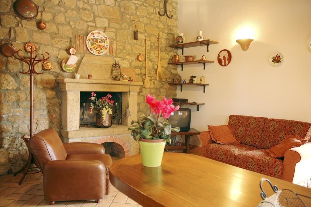 Agriturismo Palazzo Conti - B Πιέντσα Εξωτερικό φωτογραφία